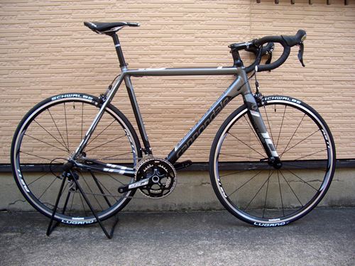 ホイールはシマノのWH-キャノンデール CANNONDALE CAAD10 105 DISC 56サイズ