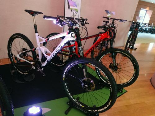 2015Cannondale%E5%B1%95%E7%A4%BA%E4%BC%9A337.JPG