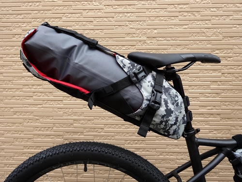 ブラックバーン アウトポストサドルバッグ カモ柄 ブラックバーン 定番バイクパッキング装備のOutpostシリーズに